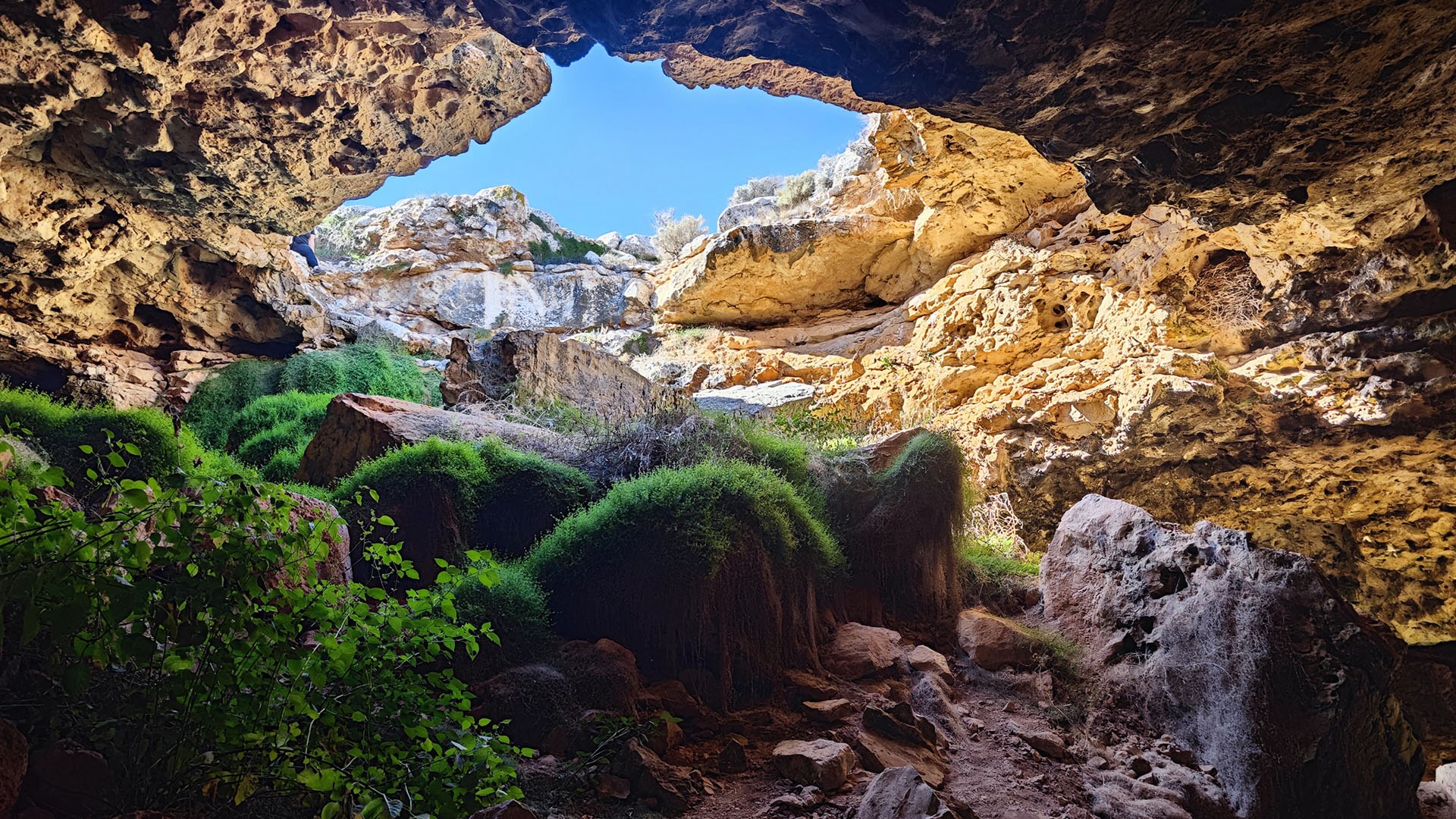 Nullarbor Plain cave