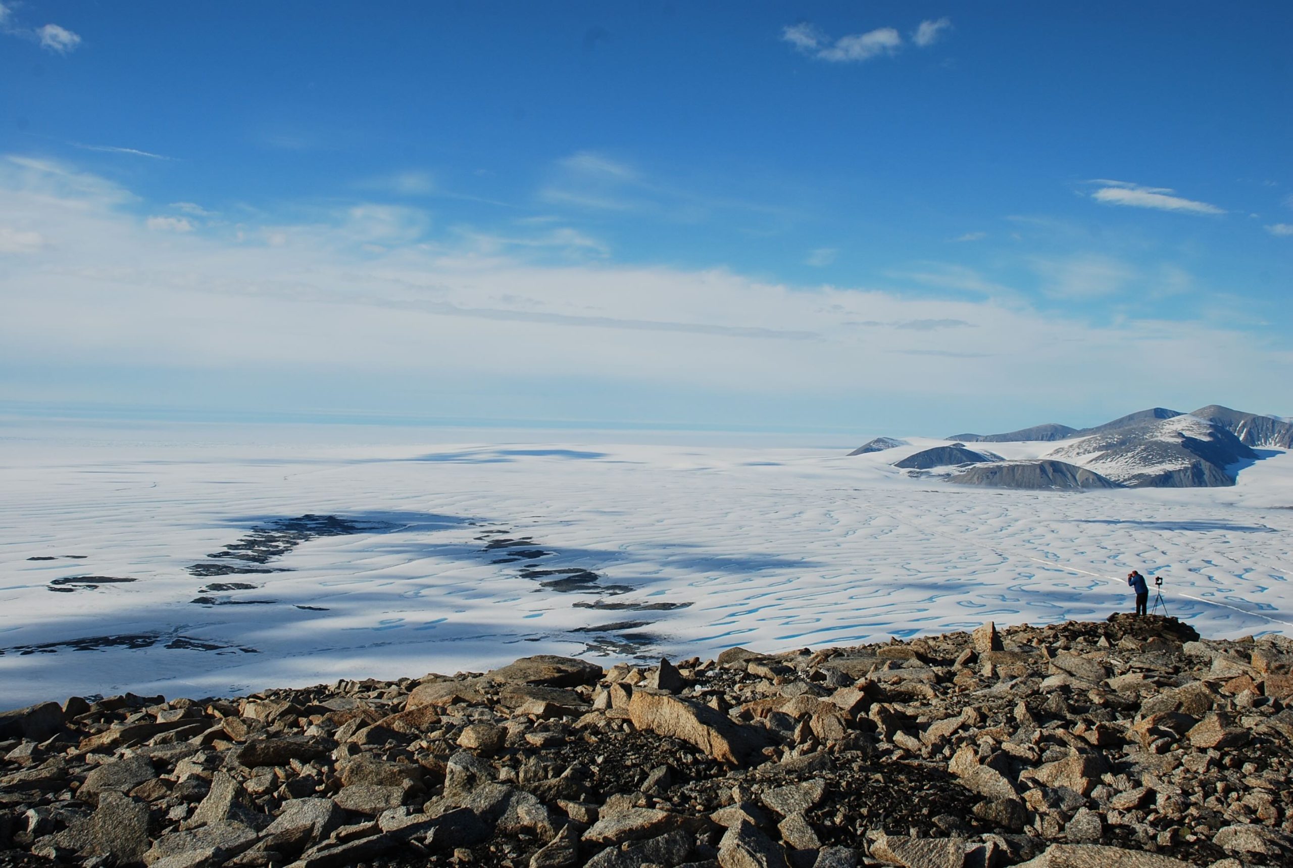 Milne Ice Shelf Collapse Replaced Freshwater Lake Ecosystem