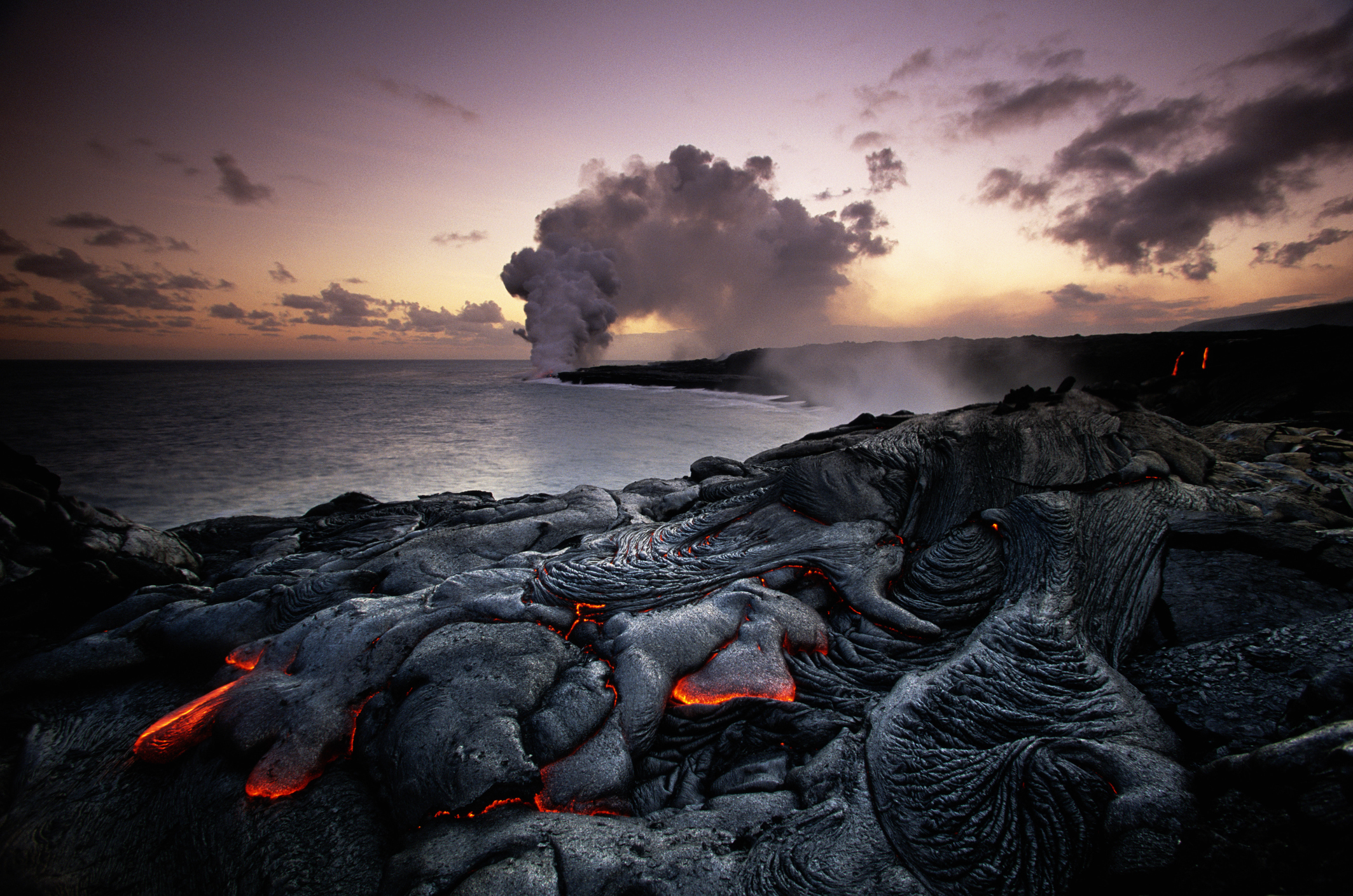 USA, Hawaii, Volcanoes National Park, Kilauea erupting