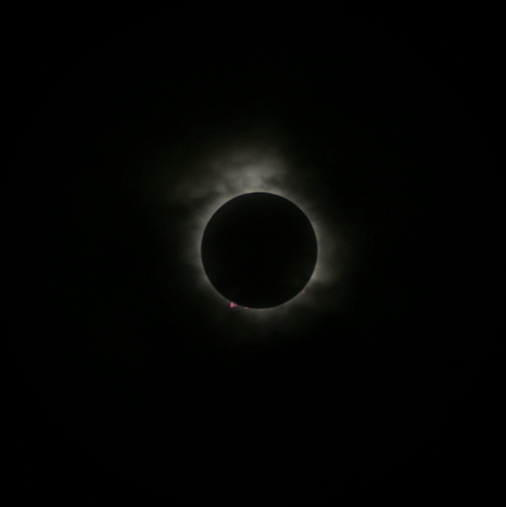 Full solar eclipse on 8 April 2024 over Lake Erie