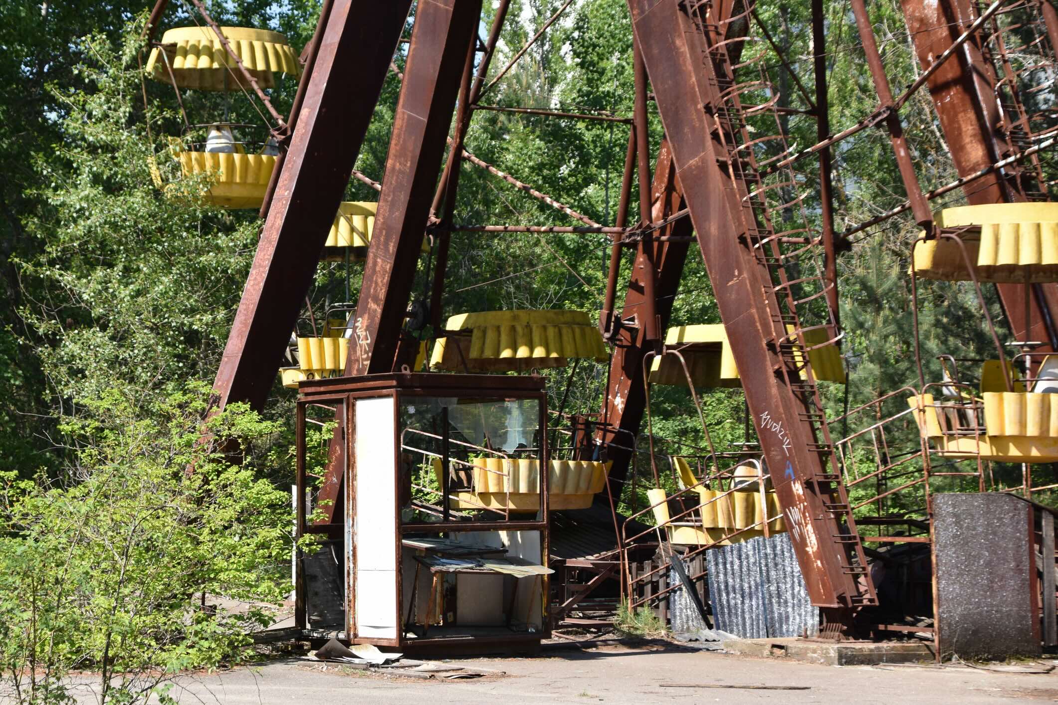 The rusting Ferris Wheel in Pripyat, Chernobyl
